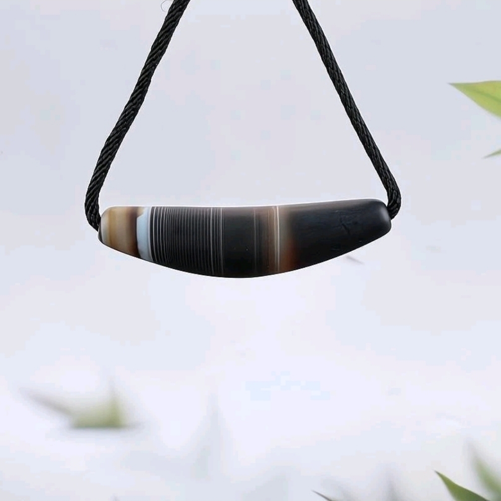Vein Stone Ox Horn~Inner Mongolia Gobi Banded Eye Agate Curve Necklace Pendant - Picture 4 of 9